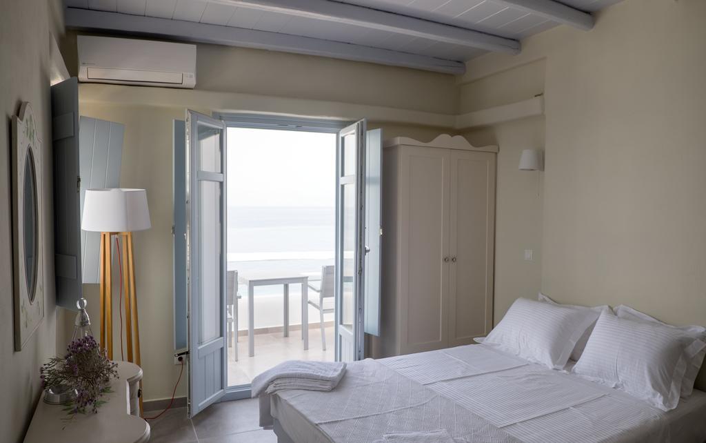 Makares Aparthotel Donoussa Bilik gambar